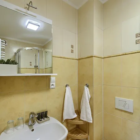 Kaja Apartment *